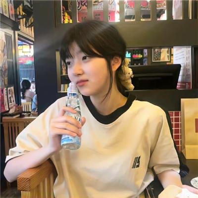 在德黑兰读洛丽塔